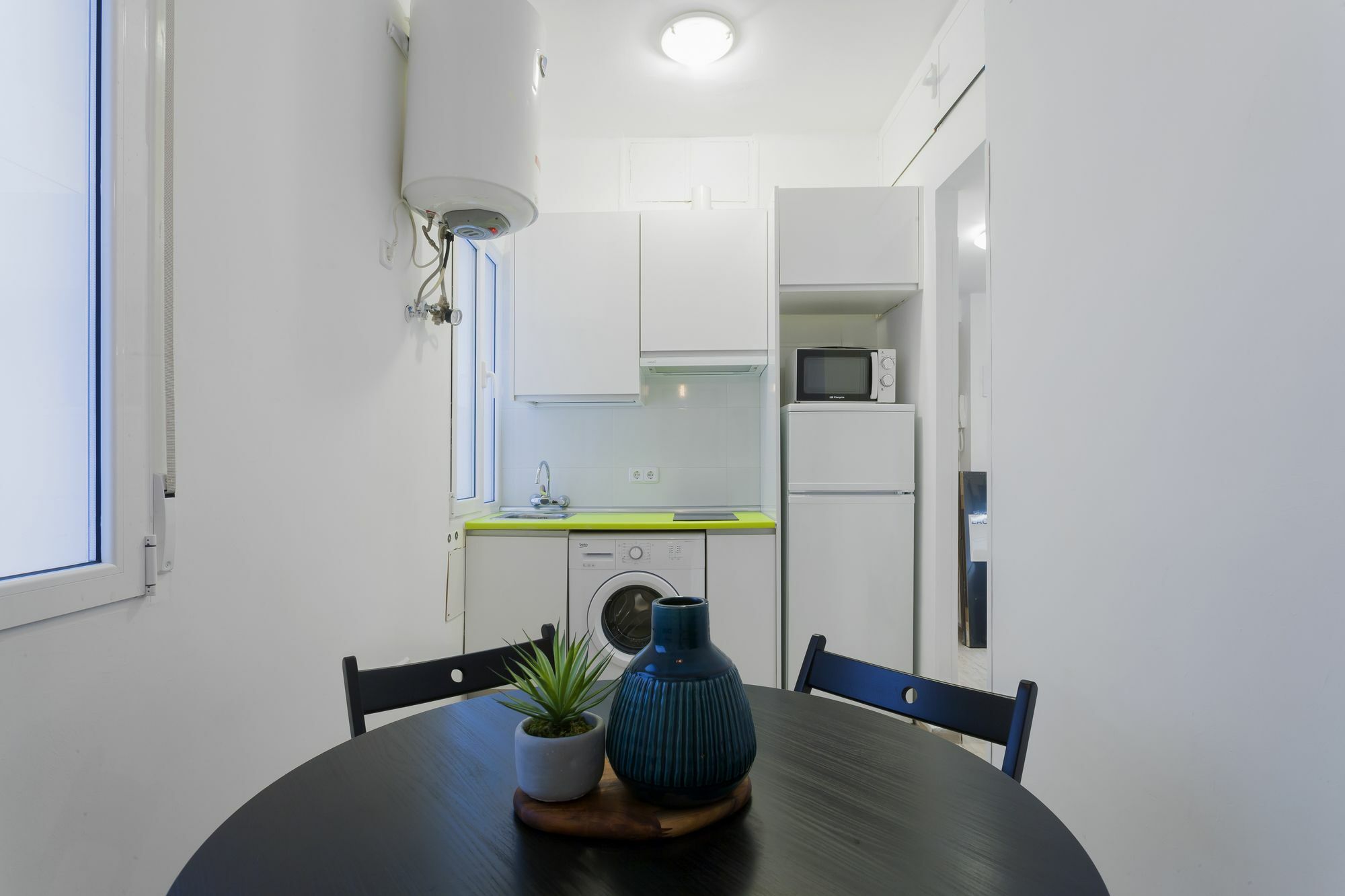 מדריד Dobo Rooms Ronda De Segovia מראה חיצוני תמונה