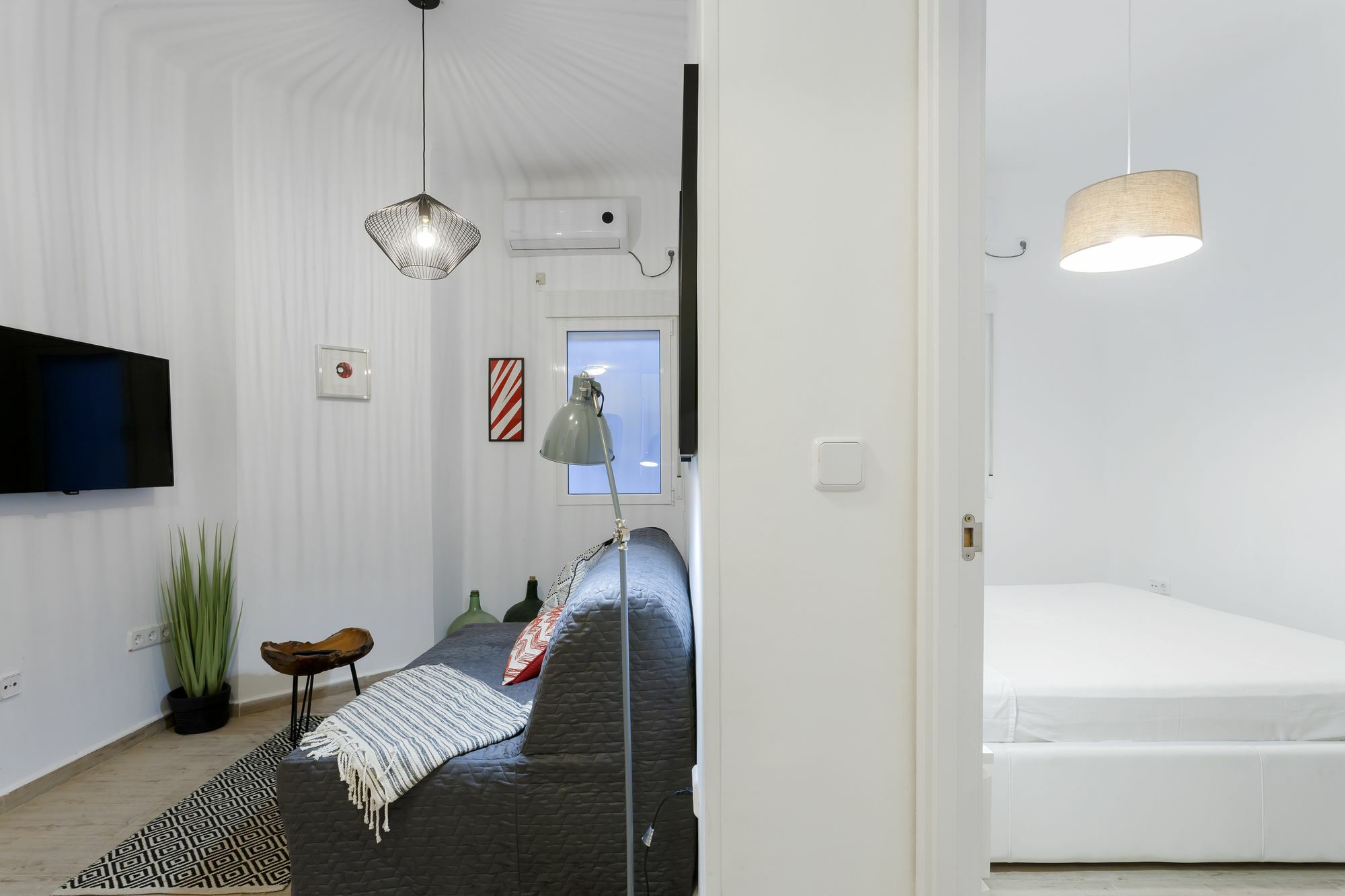 מדריד Dobo Rooms Ronda De Segovia מראה חיצוני תמונה