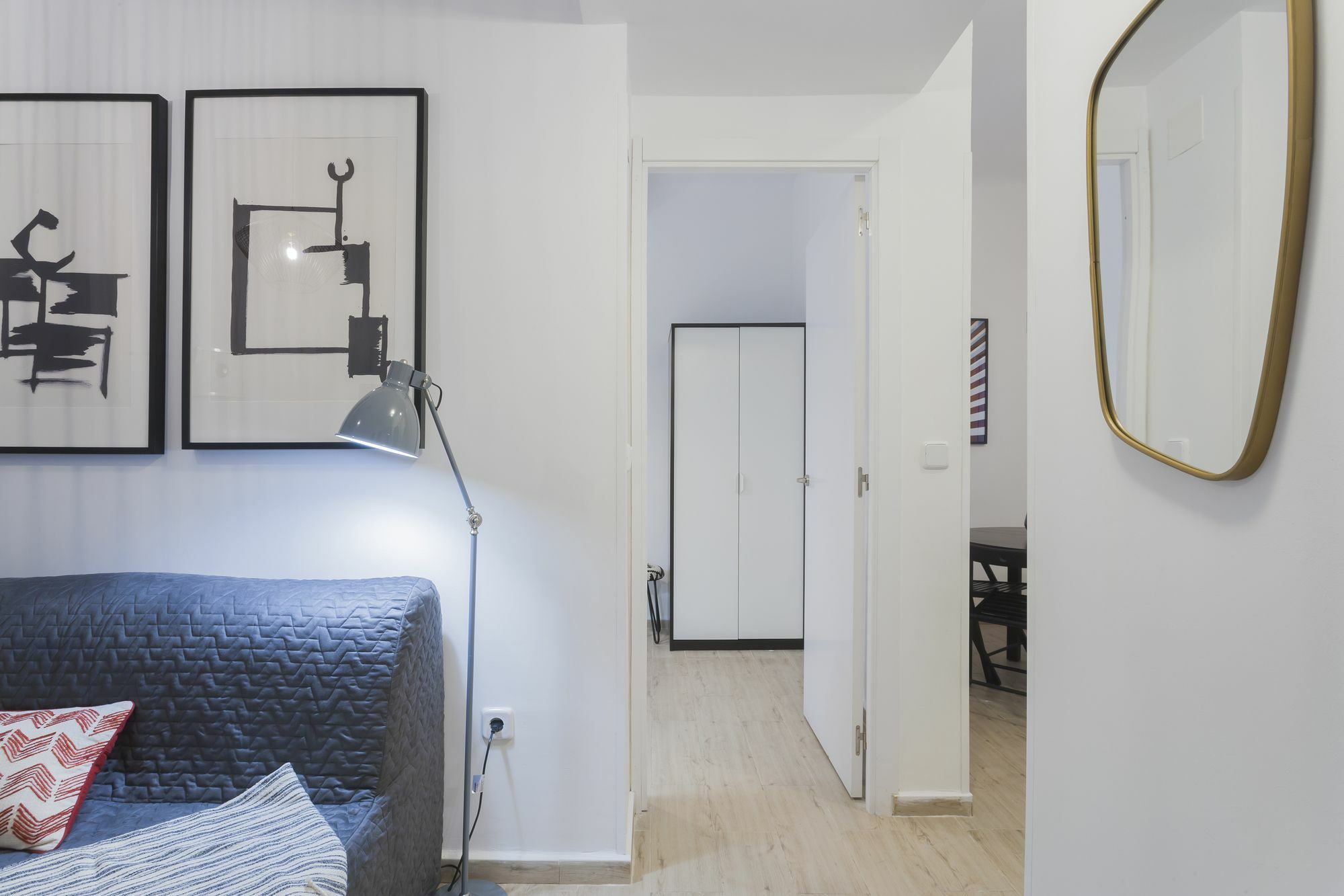 מדריד Dobo Rooms Ronda De Segovia מראה חיצוני תמונה